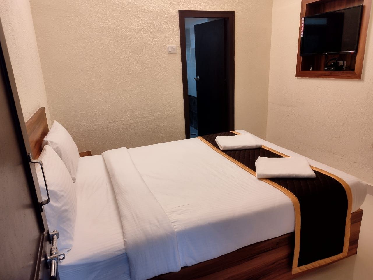 Standard Room (NON-AC)