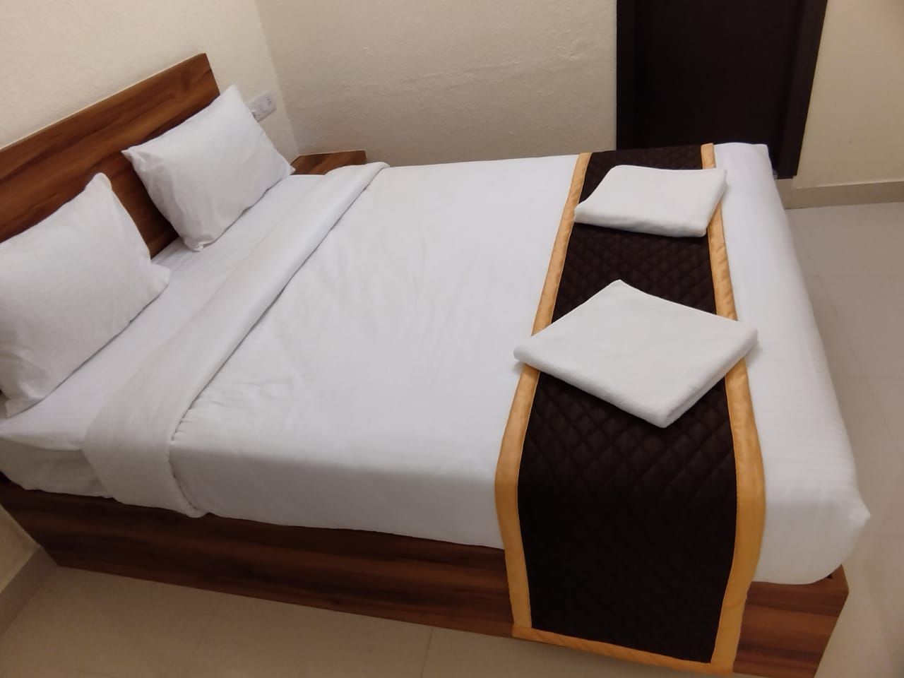 Standard Room (NON-AC)