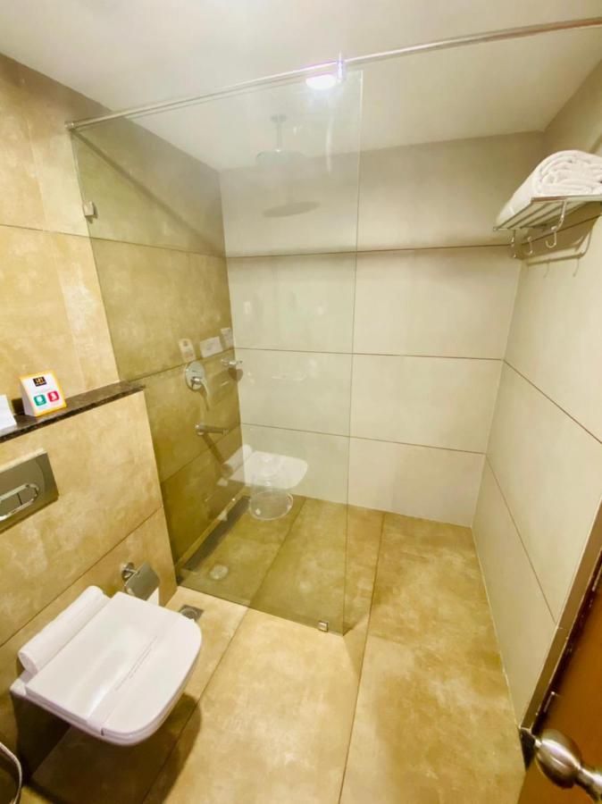 Deluxe Room AC