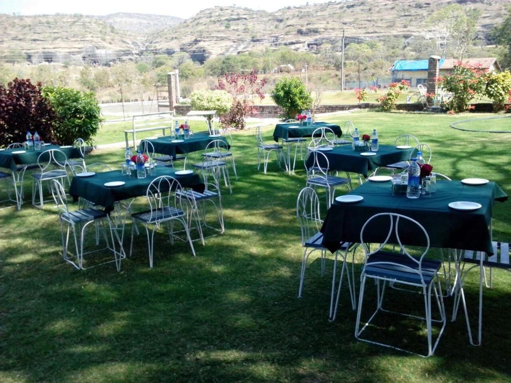 Food & Dining