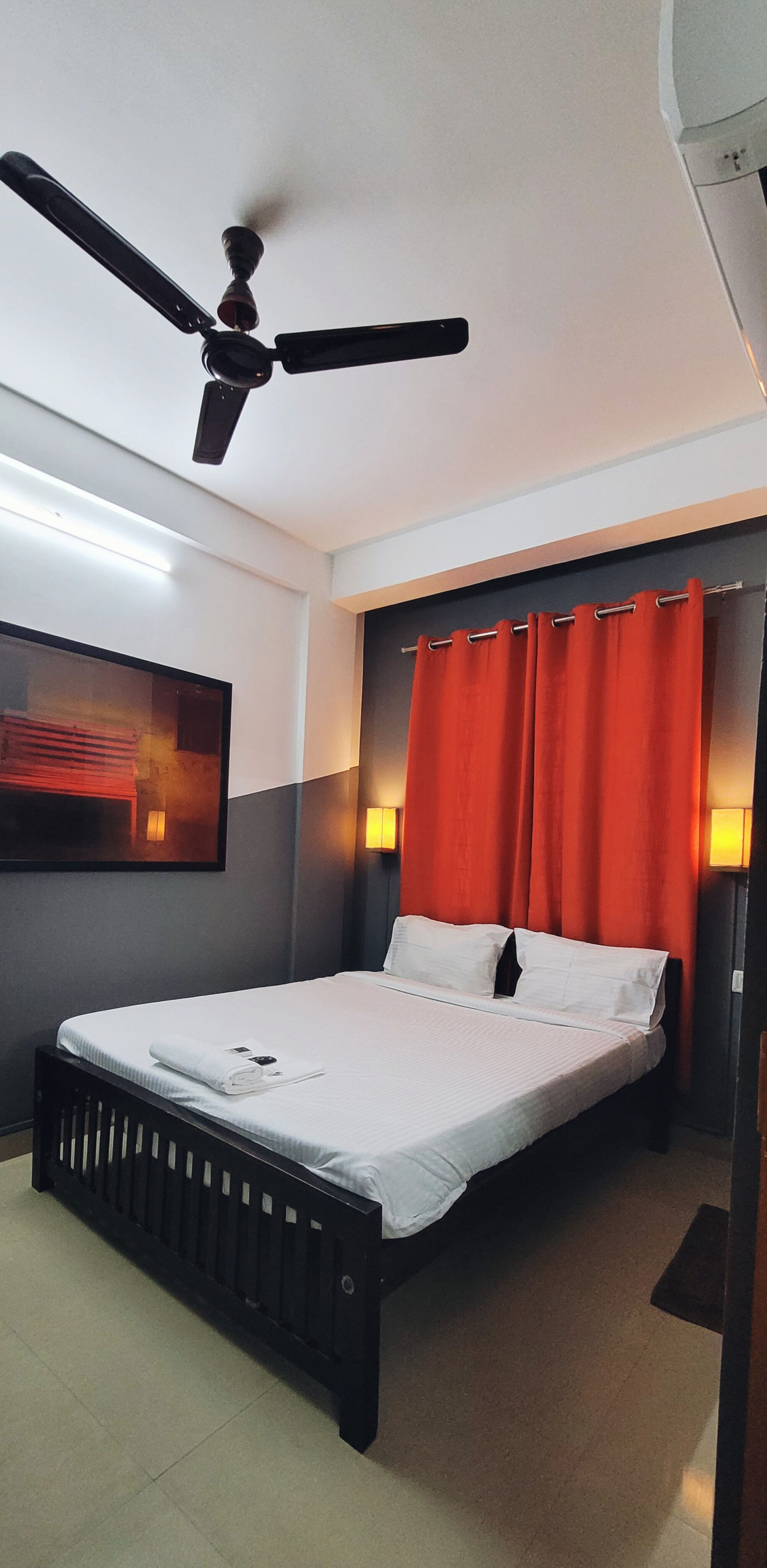 Deluxe Room In 2BHK Apartment