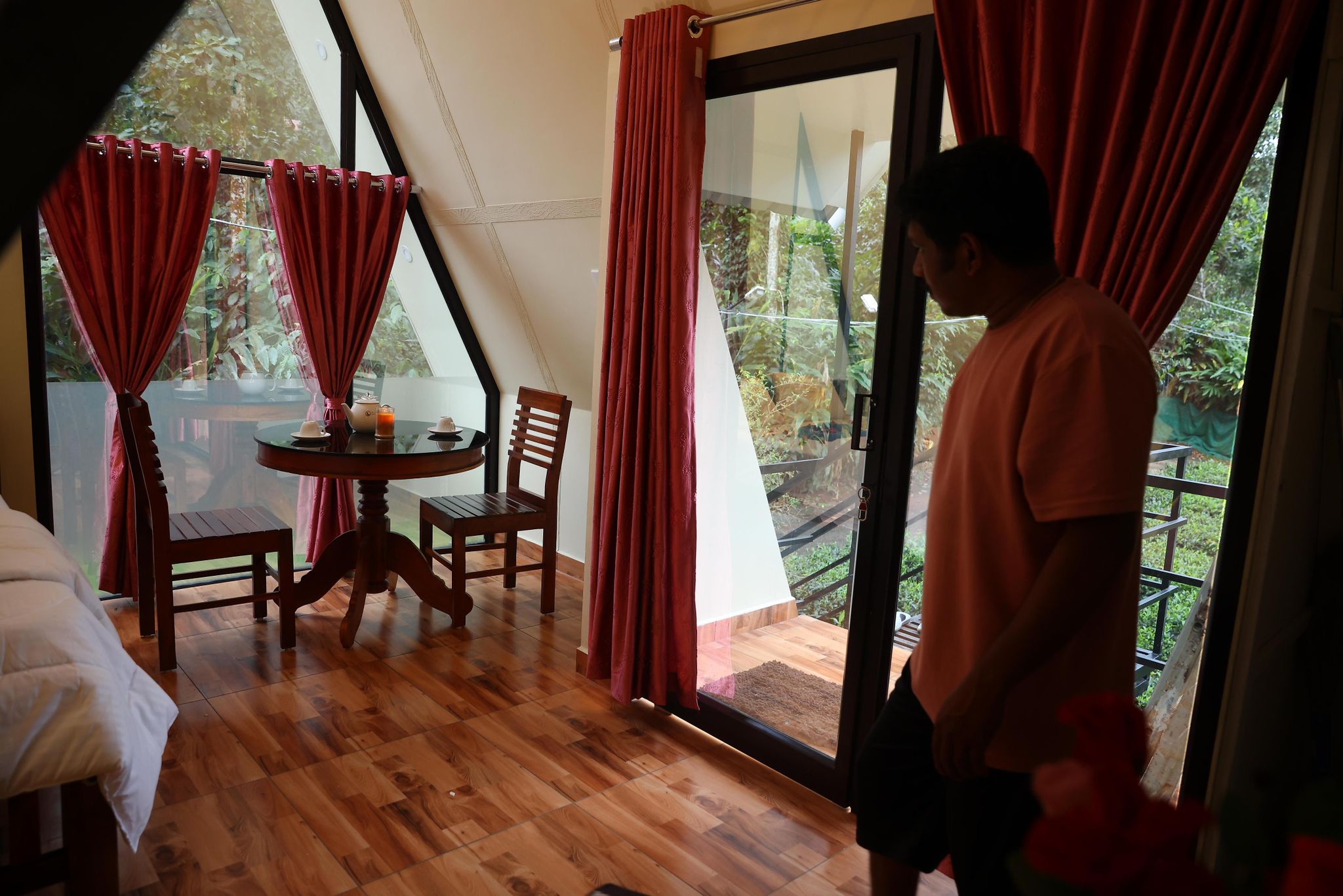 ARABIAN HOLIDAY RESORT Calvary Mount A Frame Couple Cottage With Balcony 6