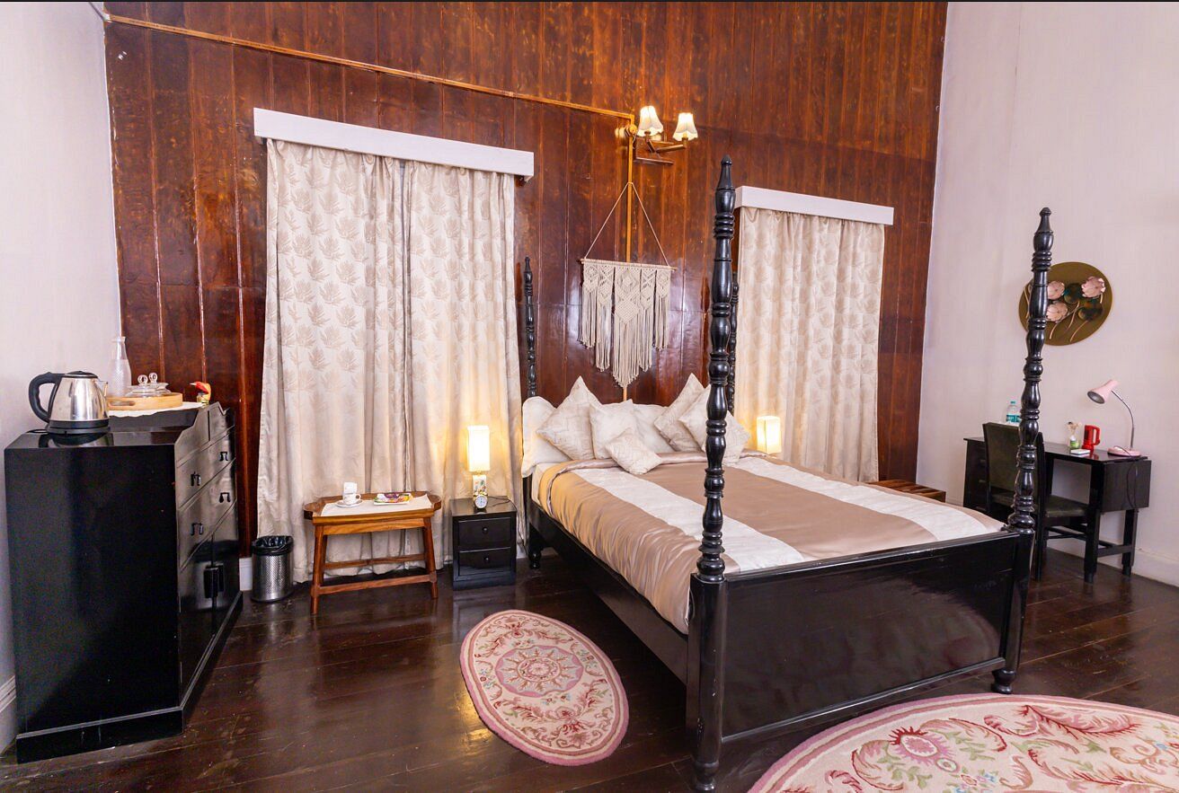 Baradighi The Bungalow Deluxe Heritage Suite Room ( Enjoy Hi-Tea with Cookies) 5