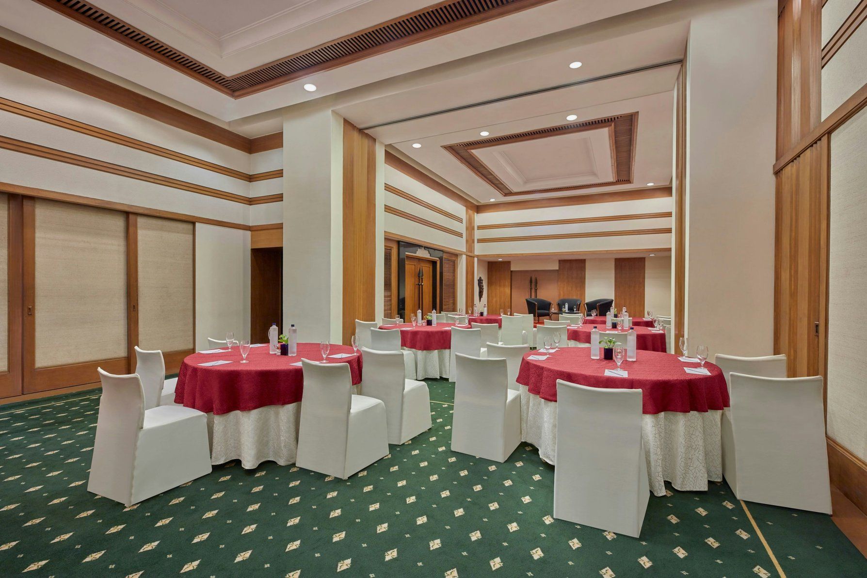 Cluster - Banquet