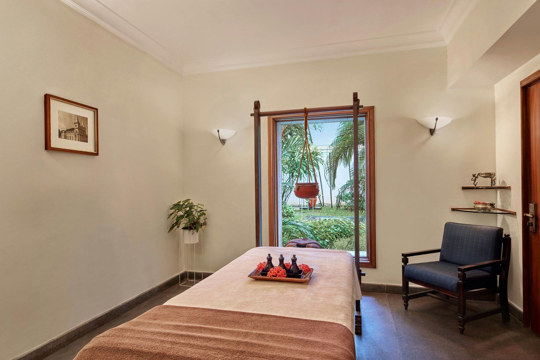 Spa - Massage Table - Garden View