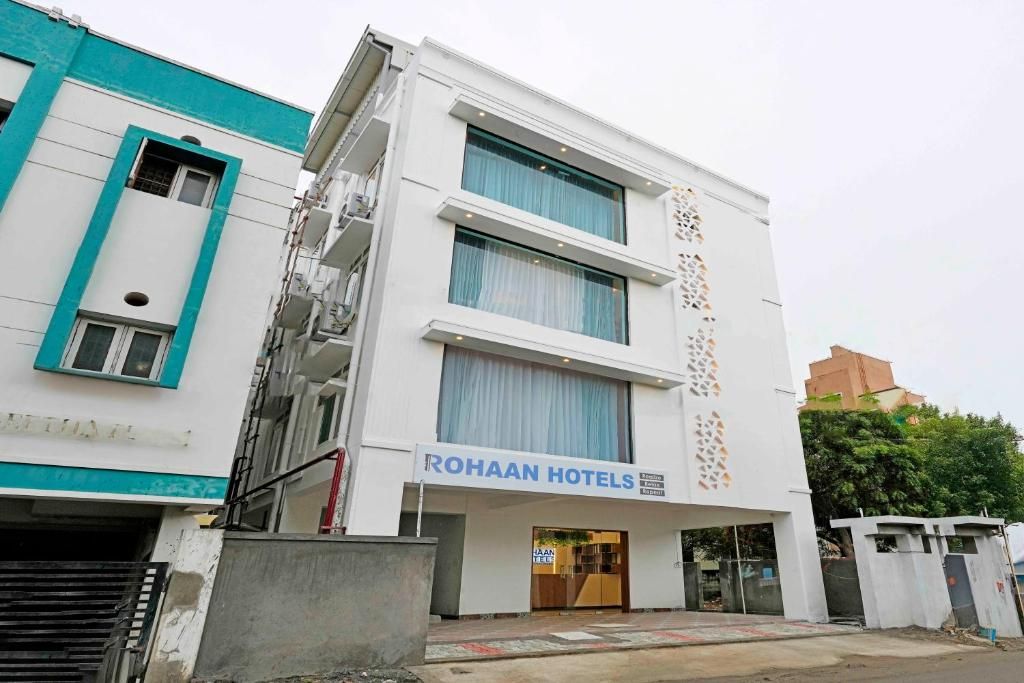 Rohaan Hotels Medavakkam by UPAR