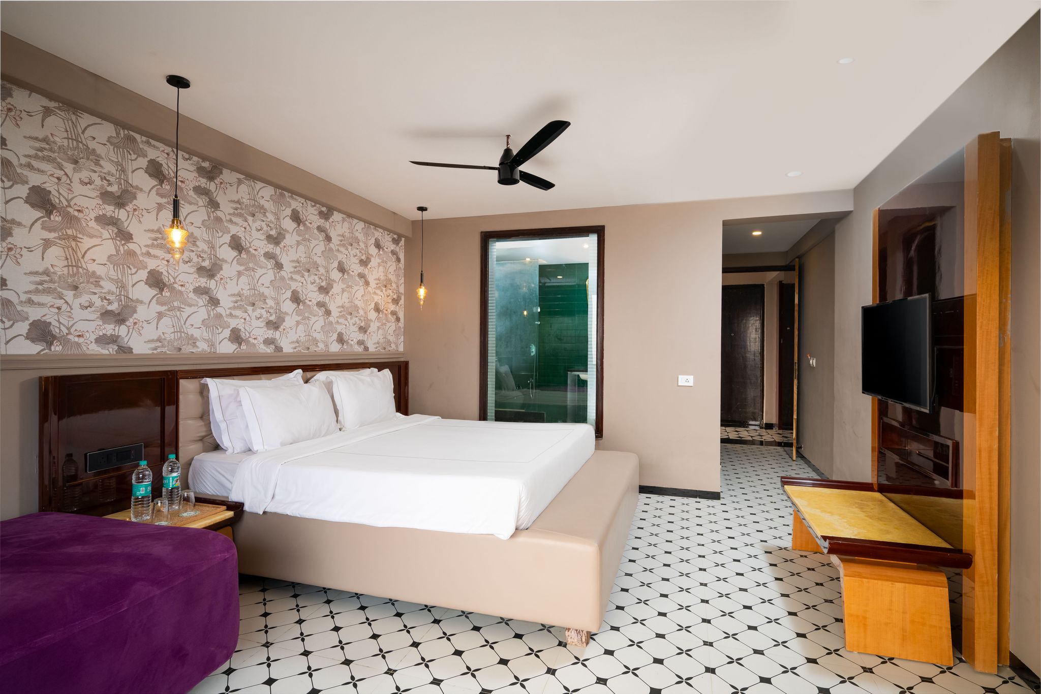 Club Room With Balcony