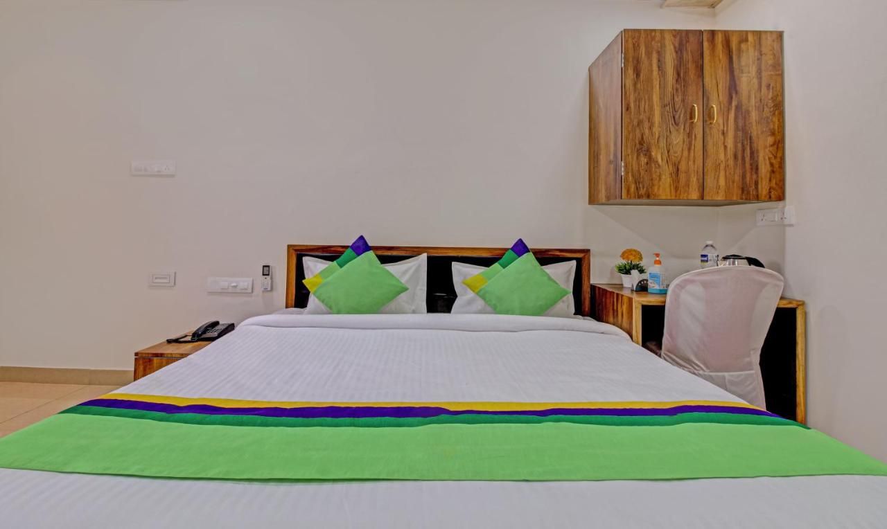 Sai Samrat Resort Deluxe Room 3