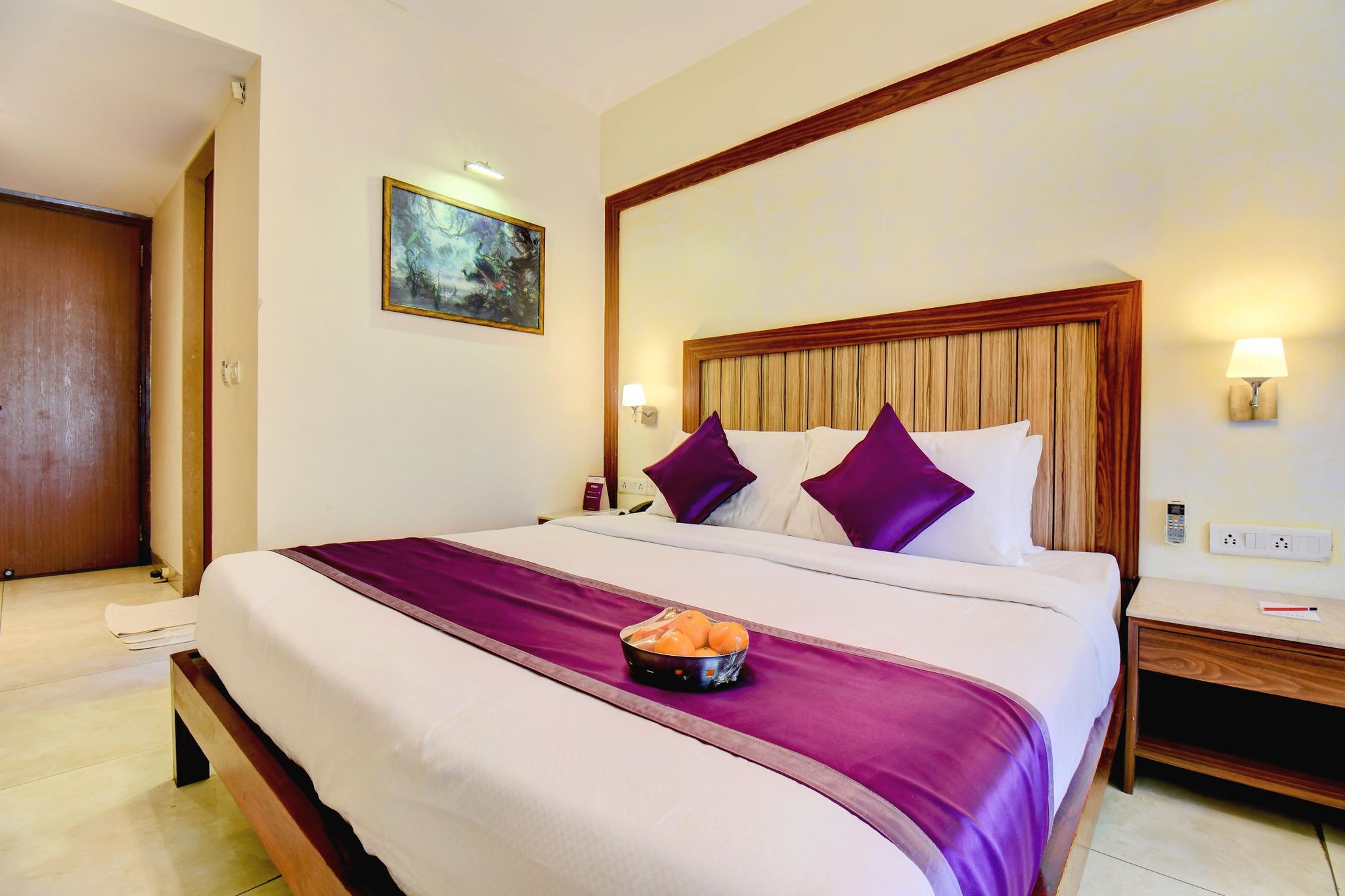 VITS Lonavala Deluxe King Room 4