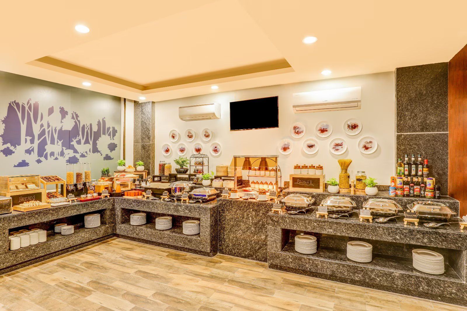 Food & Dining