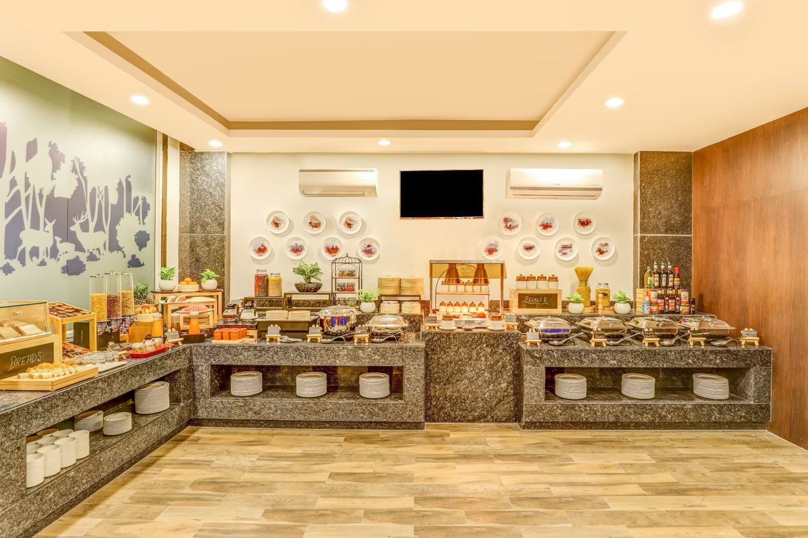 Food & Dining