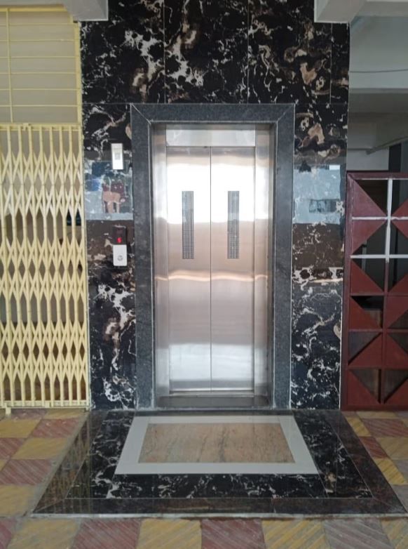Side Image 1