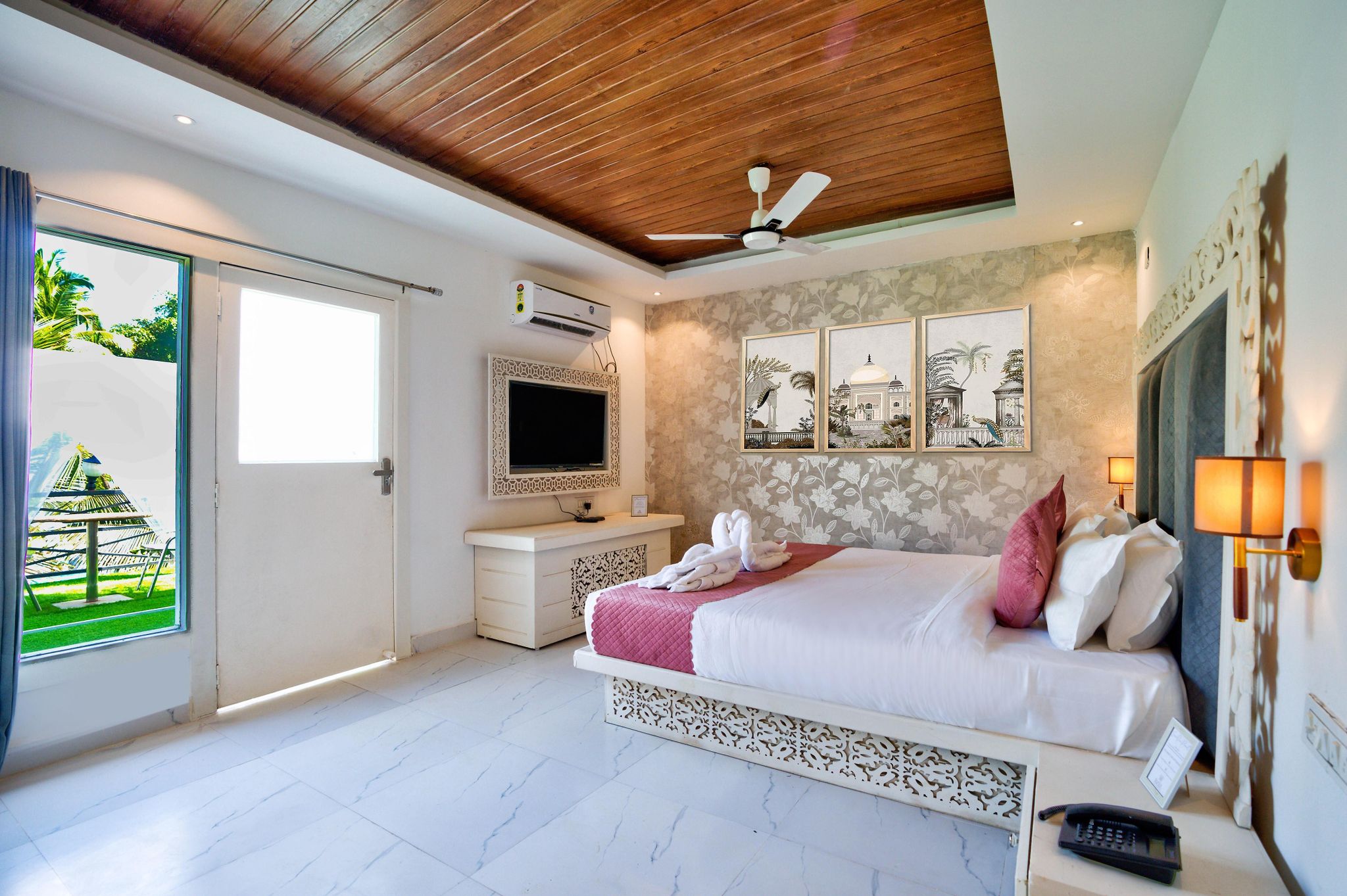 Executive Room with Pool Facing