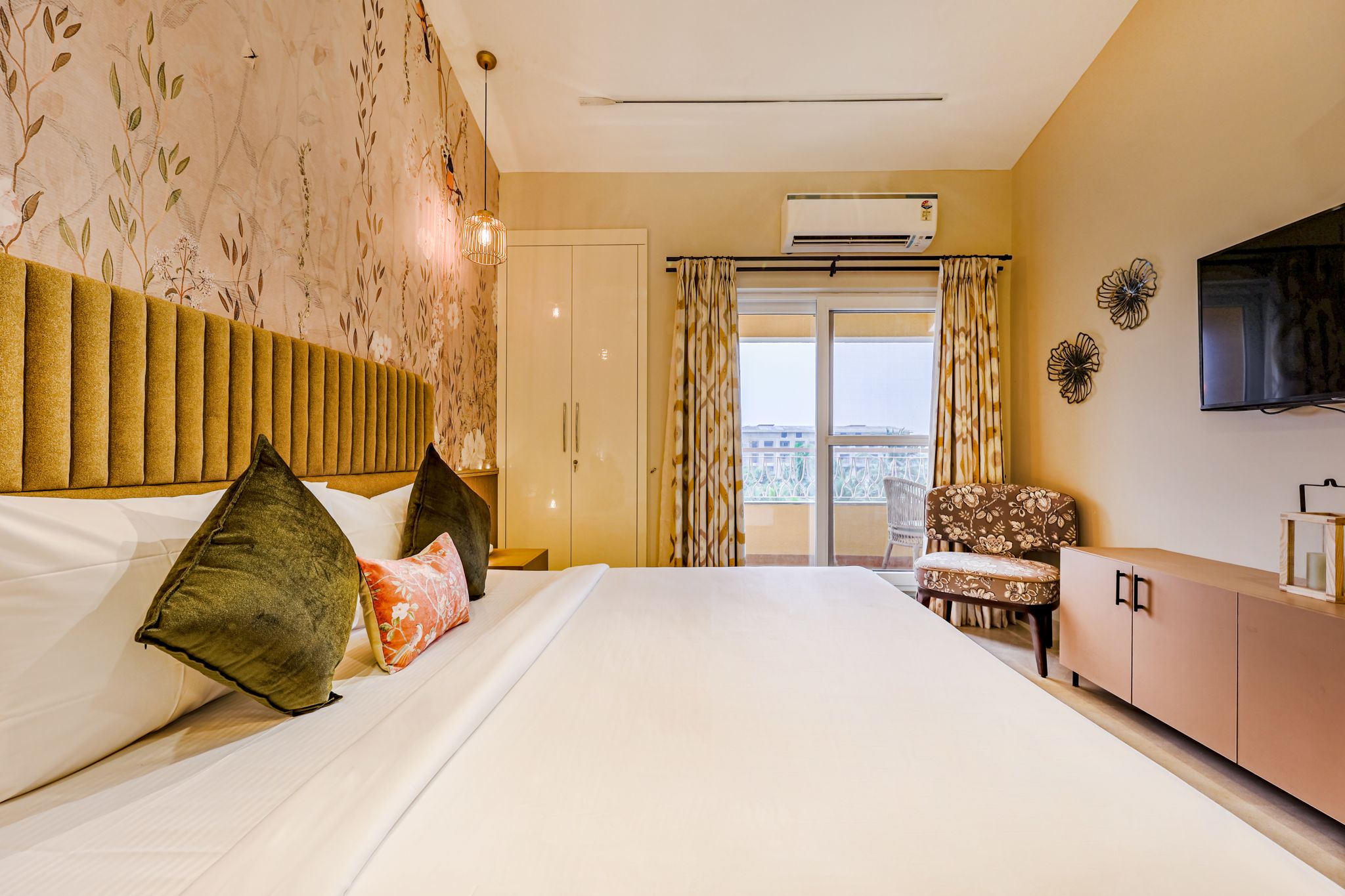 Alaya Stays 3 BHK Apartment with Pool - Veera Marina Three-Bedroom Apartment 3