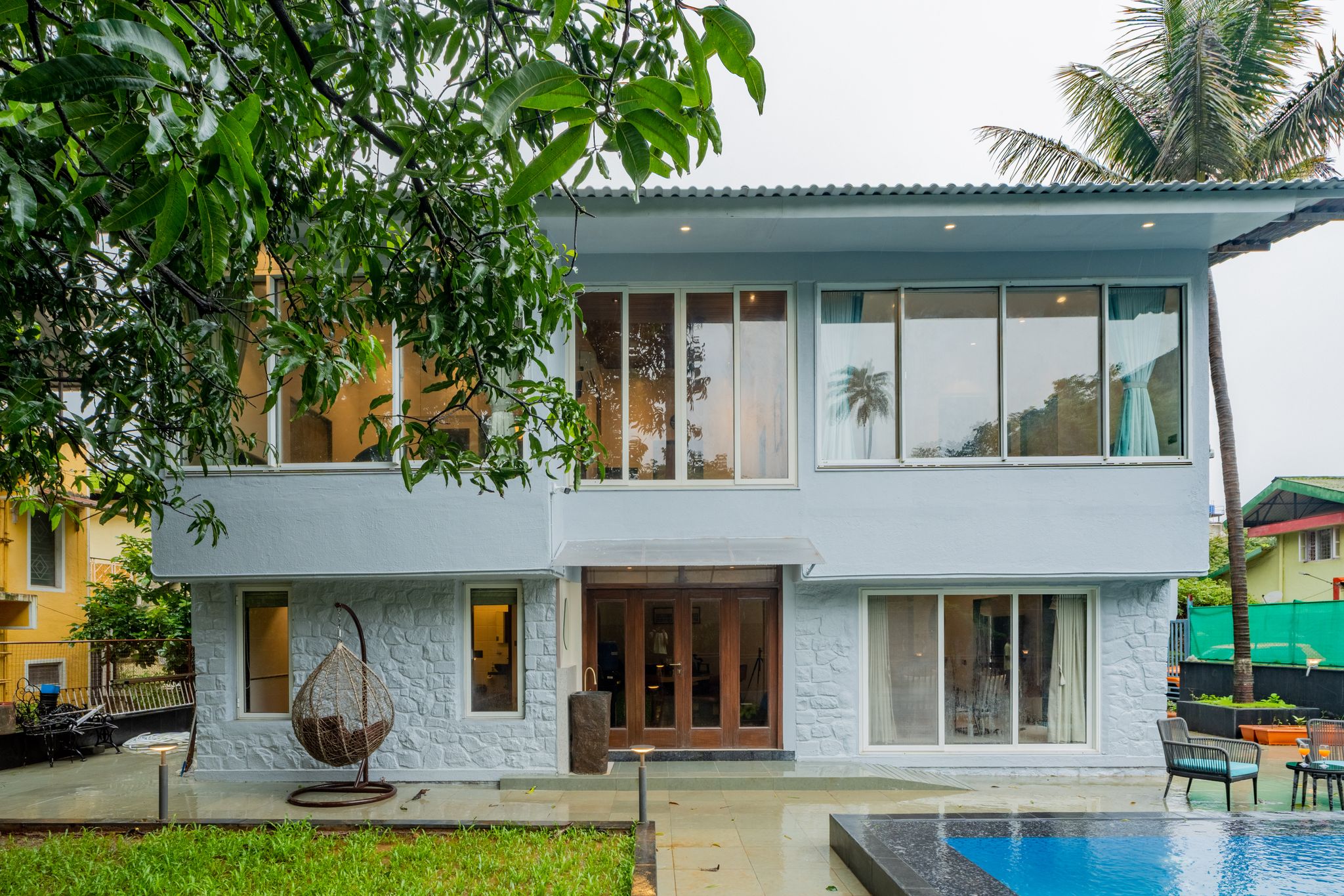 ELIVAAS 5BHK with pool and gazebo - House of Q
