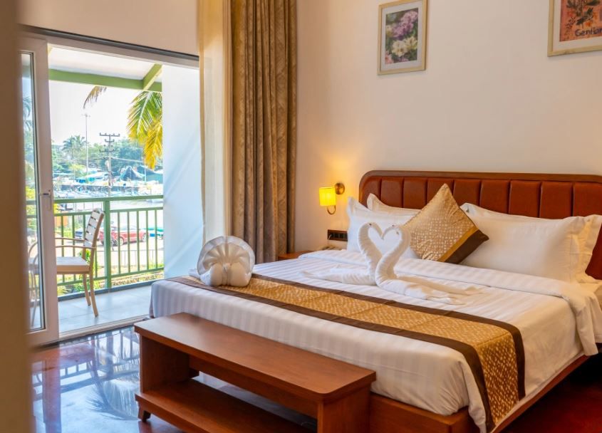 Deluxe Coastal View Room 