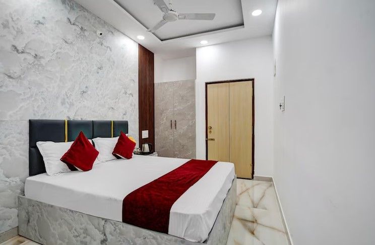 Hotel Sky Blue Suites Budget double room 4