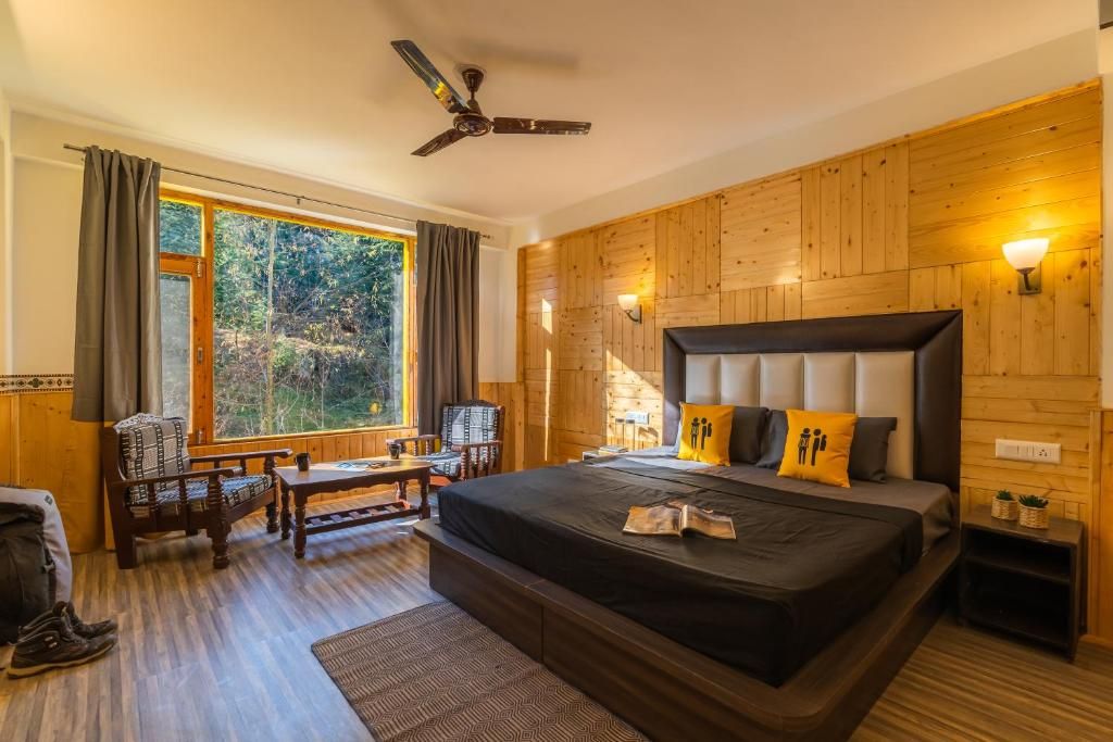 The Hosteller Manali, Old Manali Deluxe Double Room 4