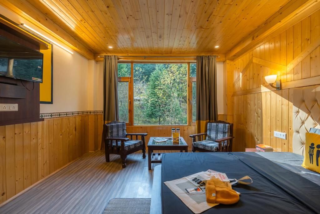 The Hosteller Manali, Old Manali Deluxe Double Room 7
