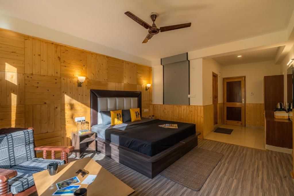 The Hosteller Manali, Old Manali Deluxe Double Room 5