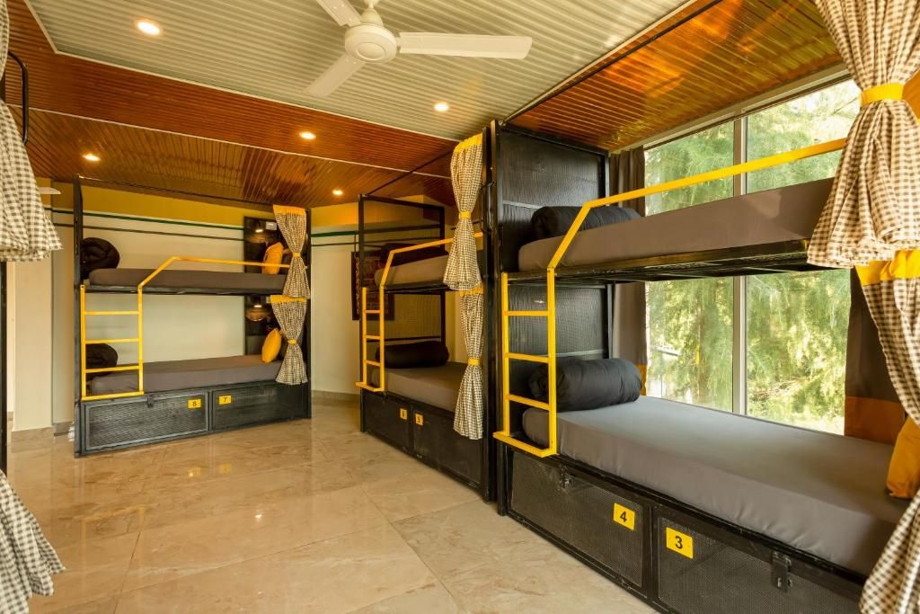 Bed in 8-Bed Mixed Dormitory Room