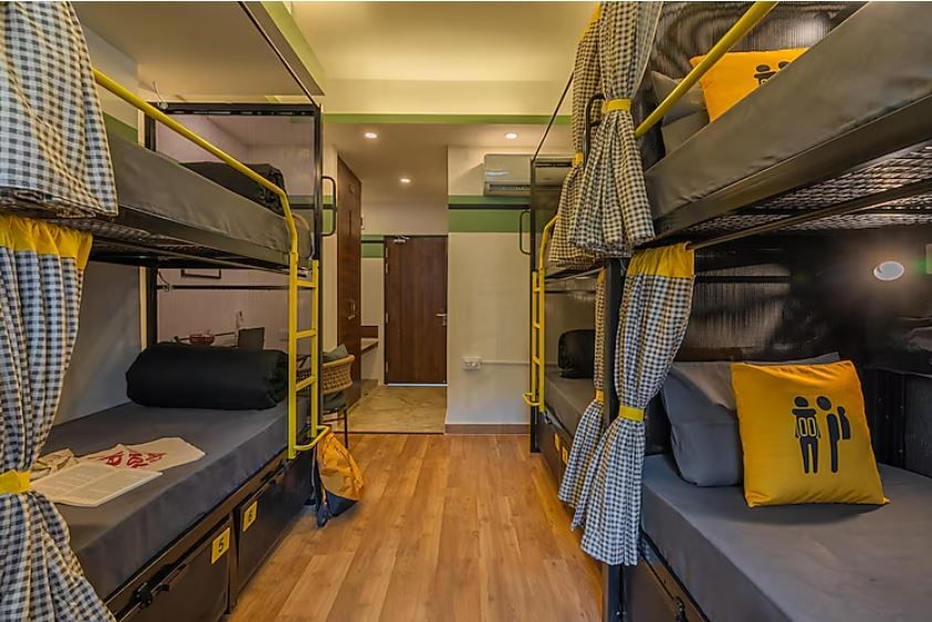 Bed in 6 Bed Mixed Dormitory with Balcony and Mountain View