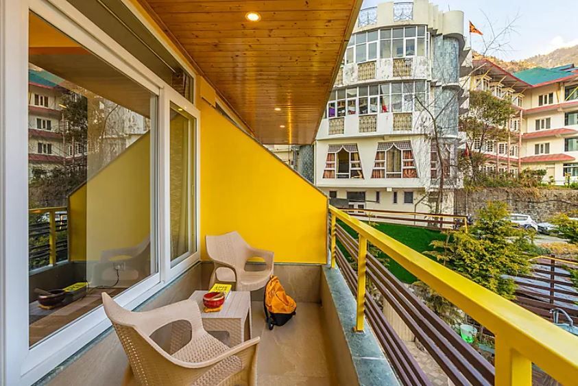 Bed in 8 Bed Mixed Dormitory with Balcony and Mountain View