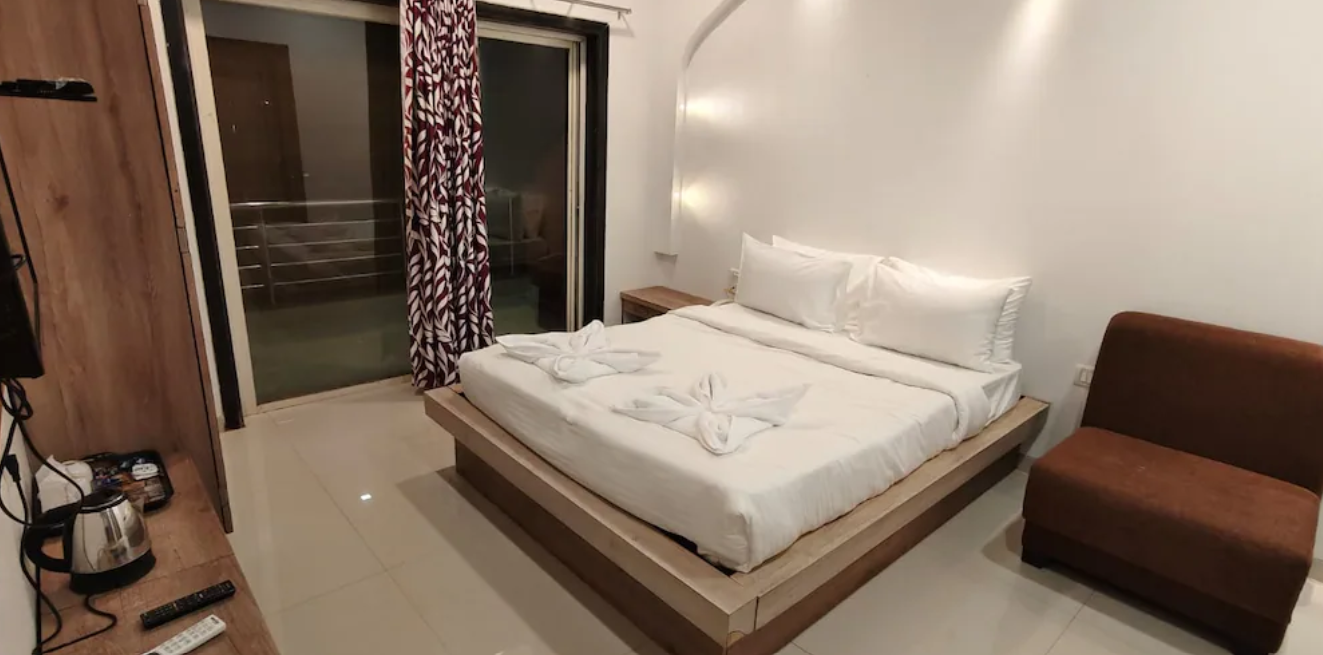 Deluxe Valley View Room With Balcony ( Gr Level )