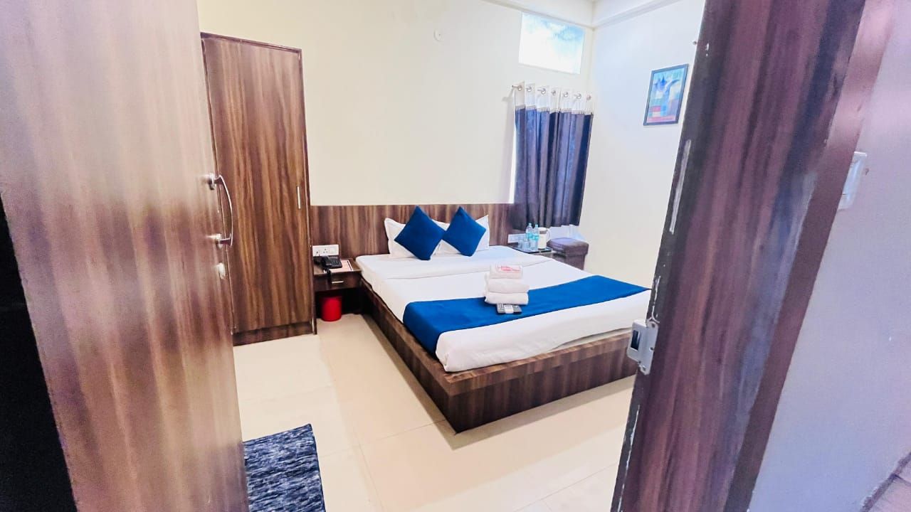 Hotel Ashoka Palace DELUXE ROOM 4