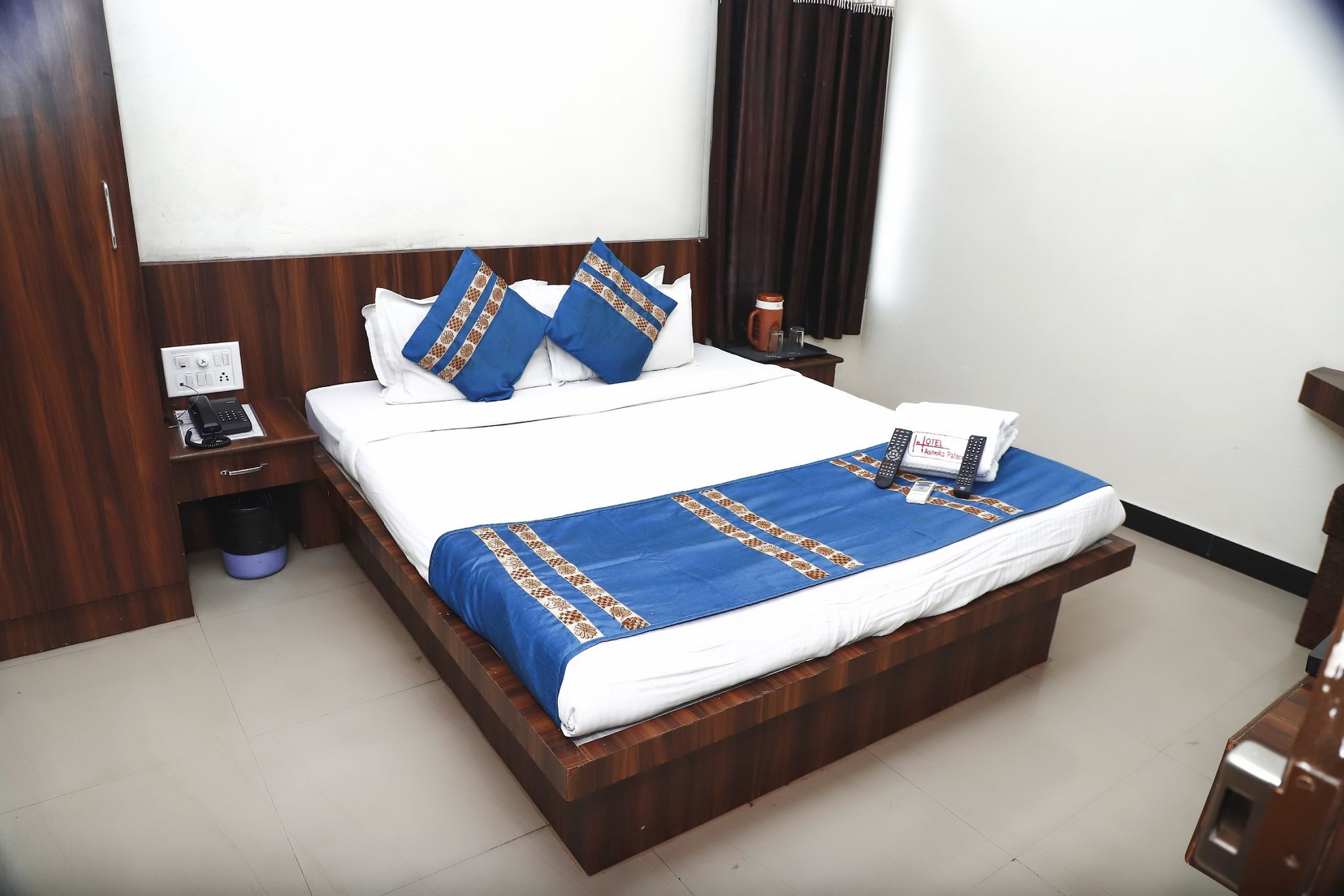 Hotel Ashoka Palace DELUXE ROOM