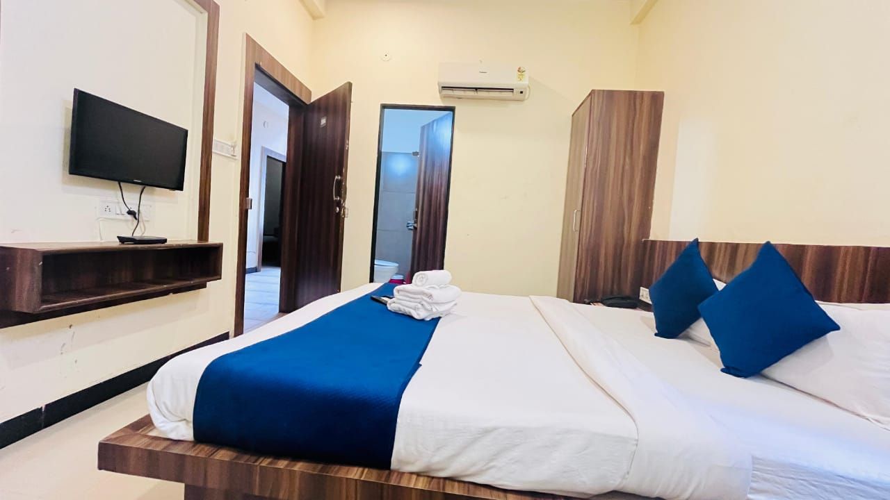 Hotel Ashoka Palace DELUXE ROOM 2