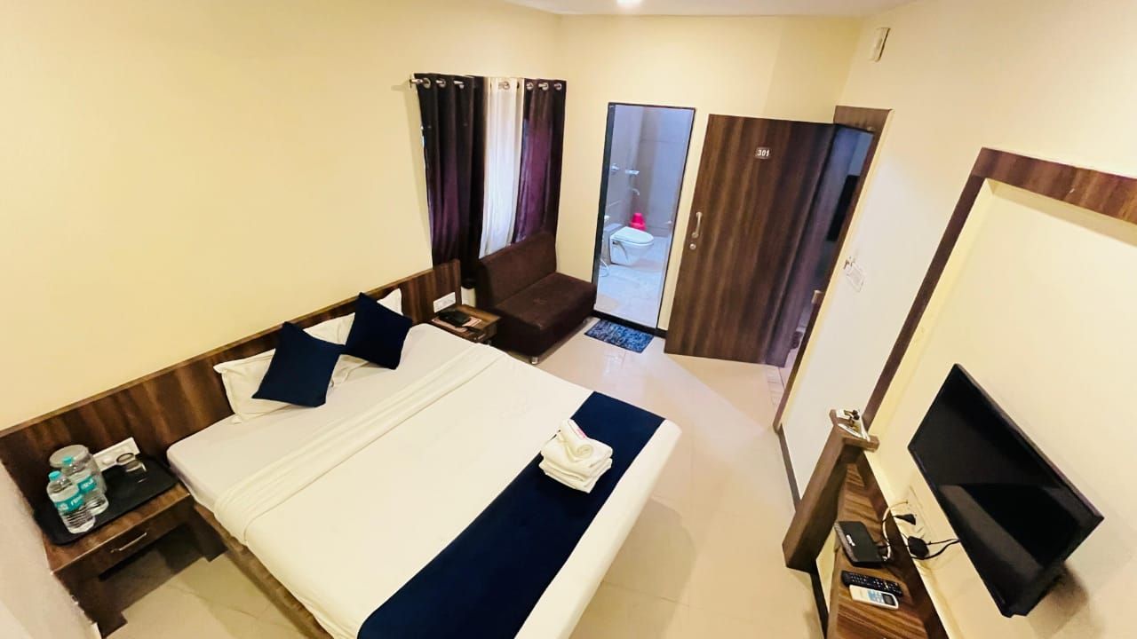 Hotel Ashoka Palace DELUXE ROOM 3