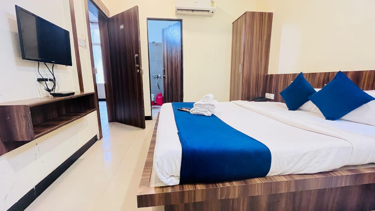 Hotel Ashoka Palace DELUXE ROOM 5