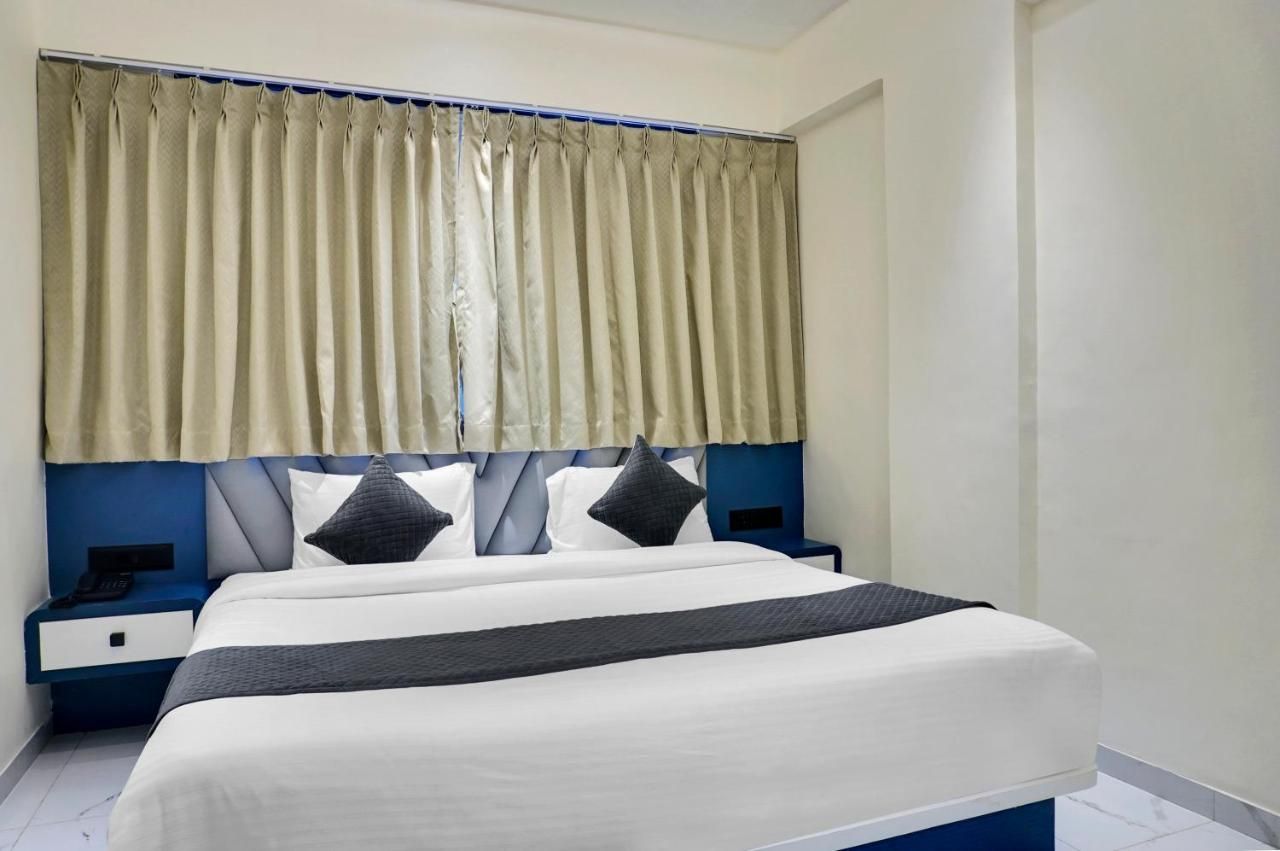 Palm Suites Baner Deluxe Room With Balcony 2