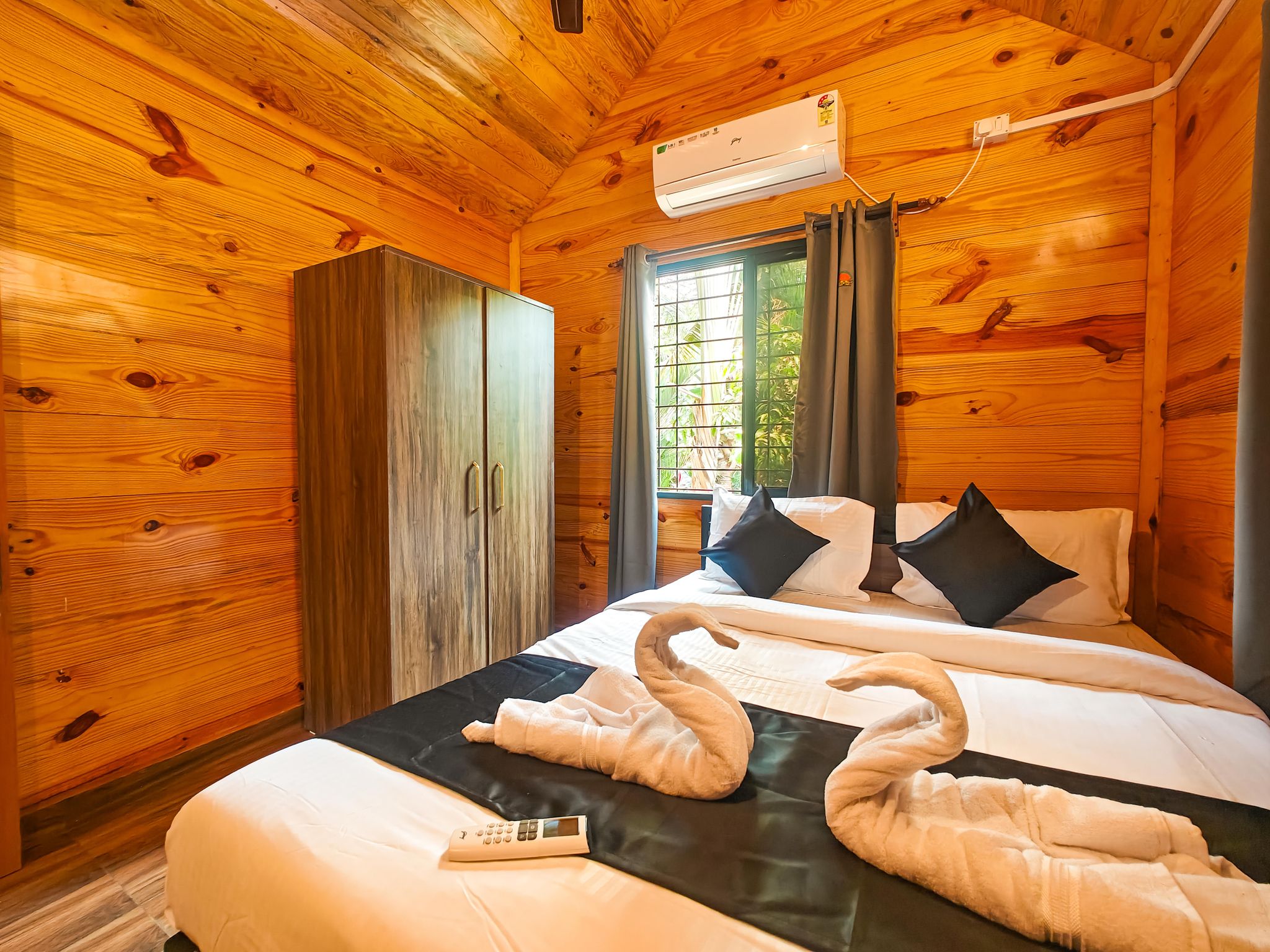 The Lazy Cabanas Cabana 2