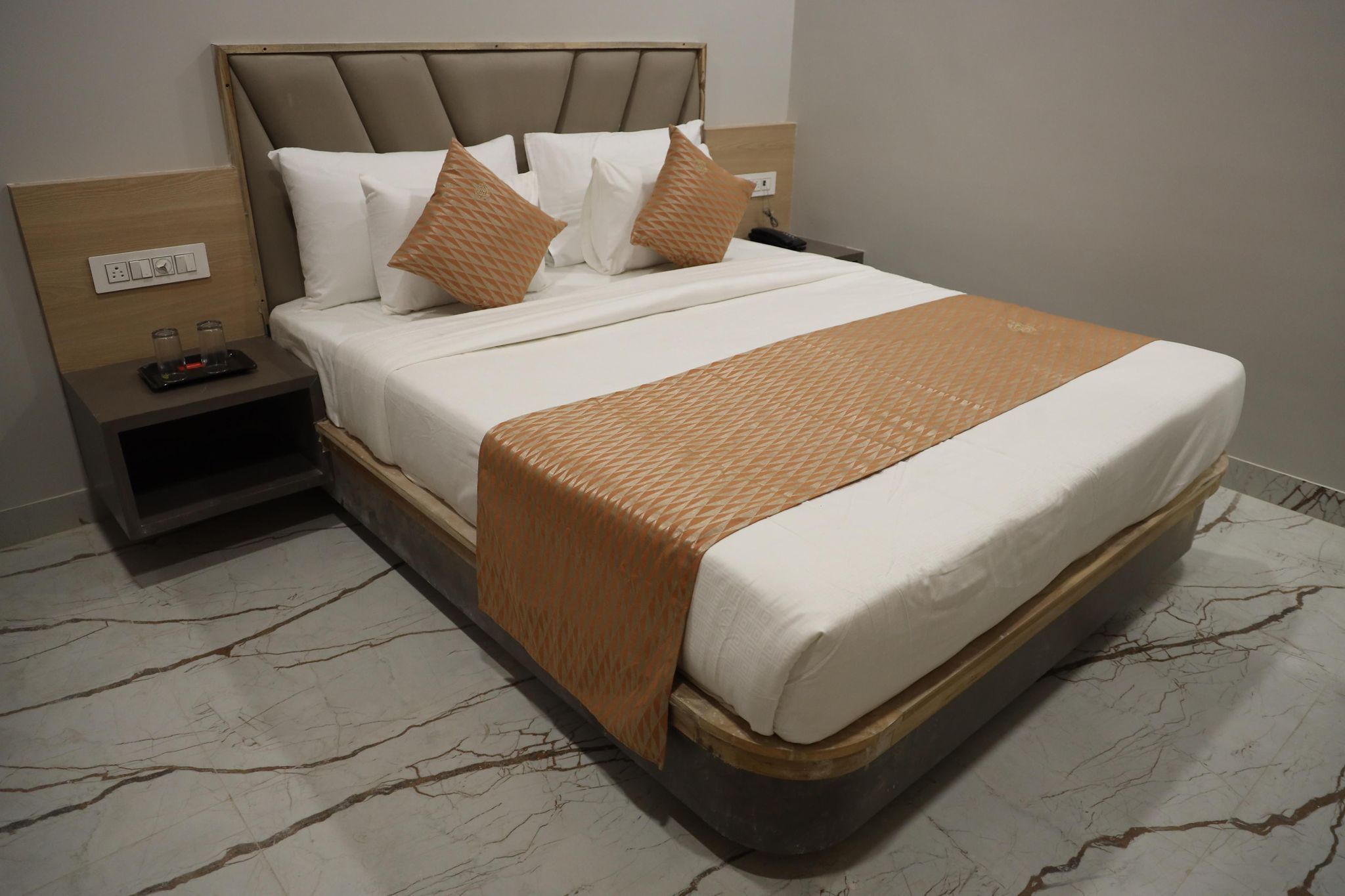 Hotel Haridarshan Dwarka Deluxe Room 2