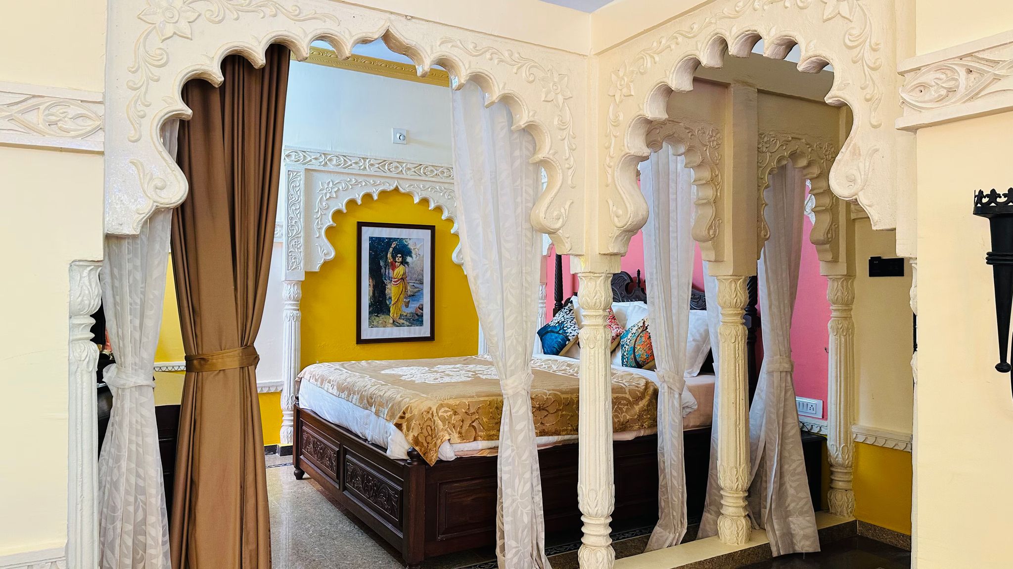 Maharaja Suite Room with Bathtub