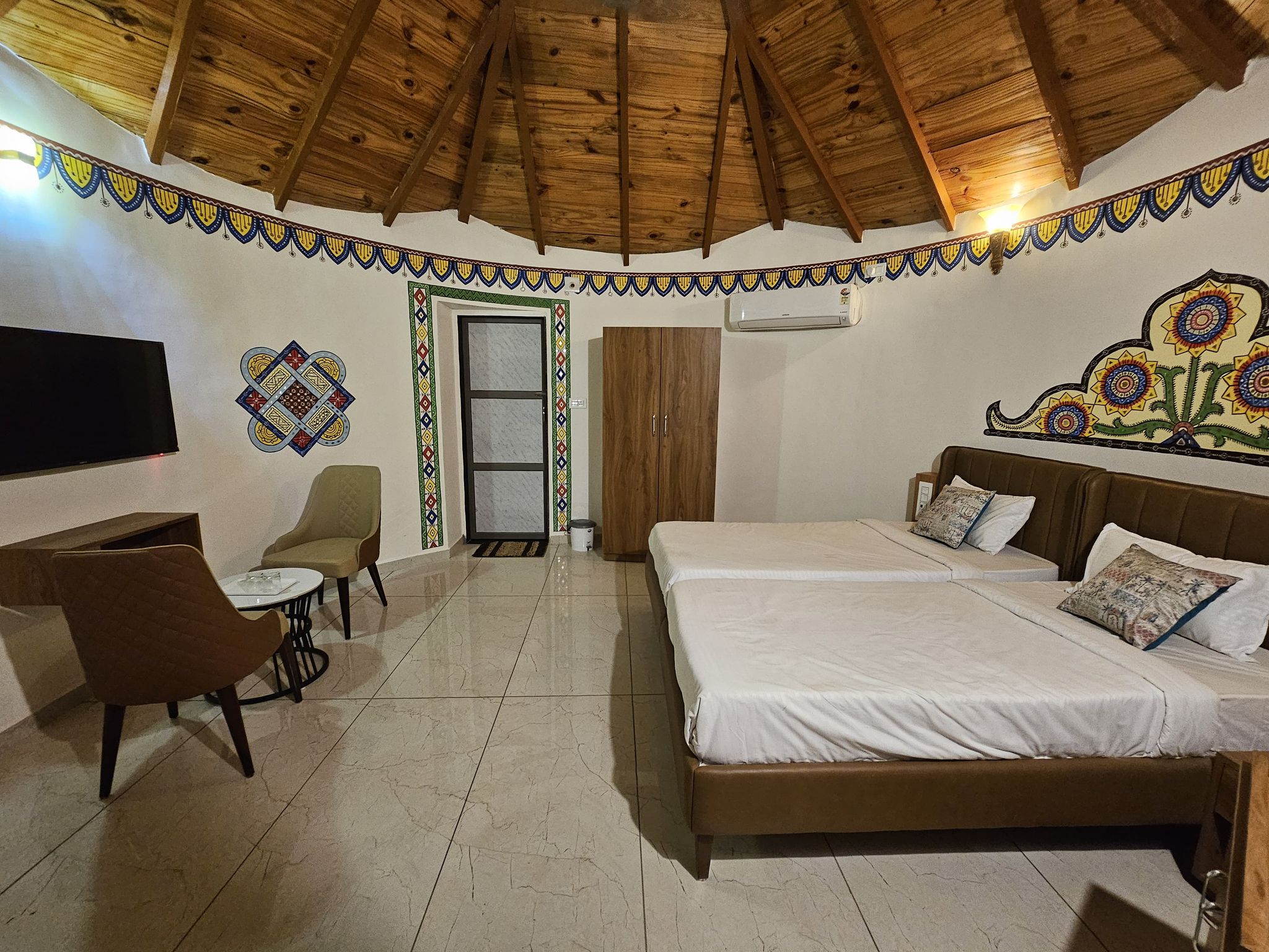Kutchi Bhunga Twin Bed