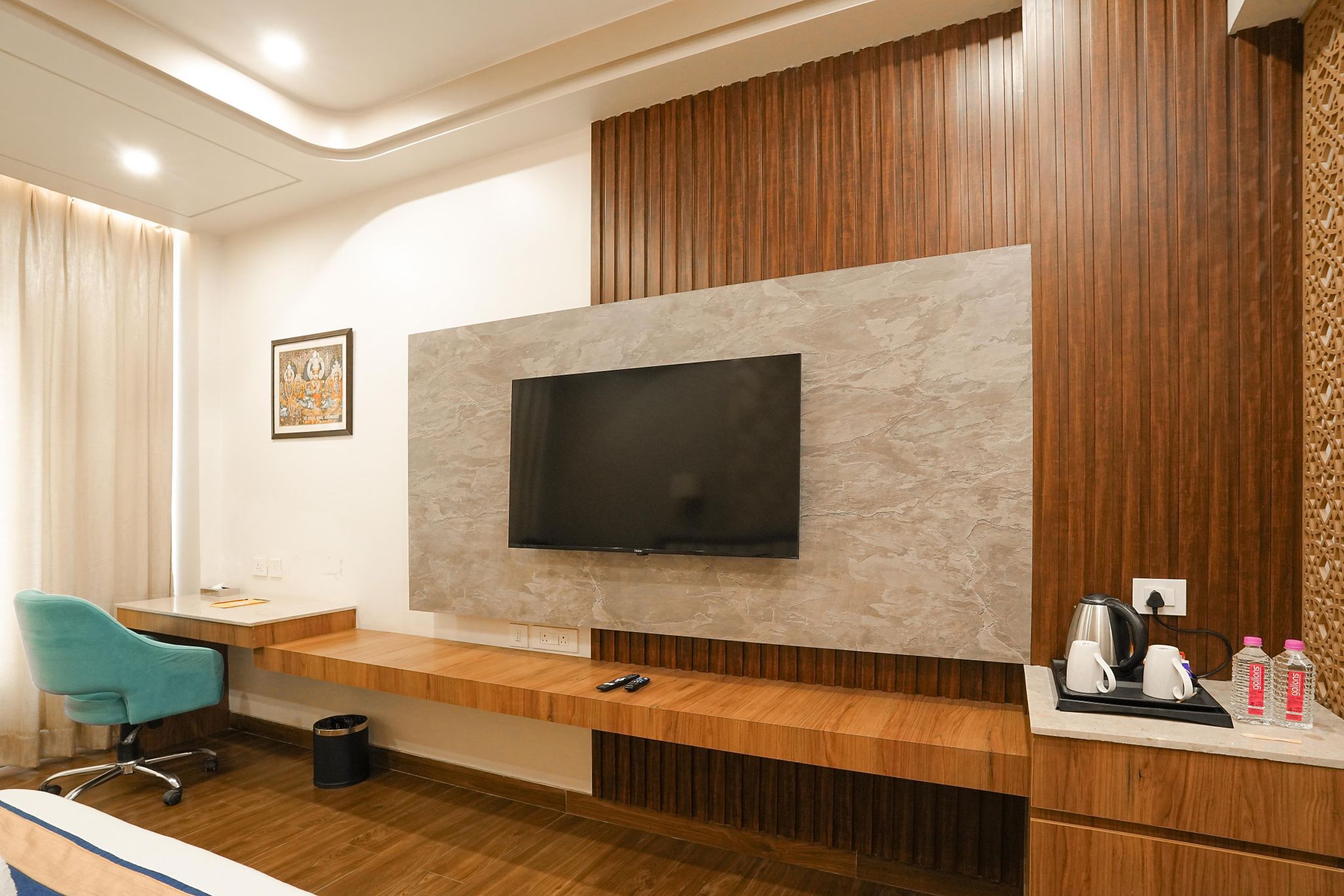 Tulsi Bhawan Deluxe King Room 7