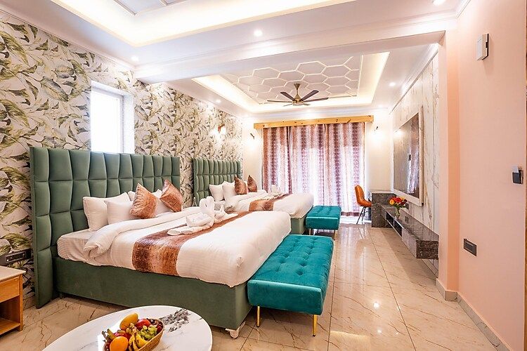 Family Bliss Room With Lake Facing Balcony