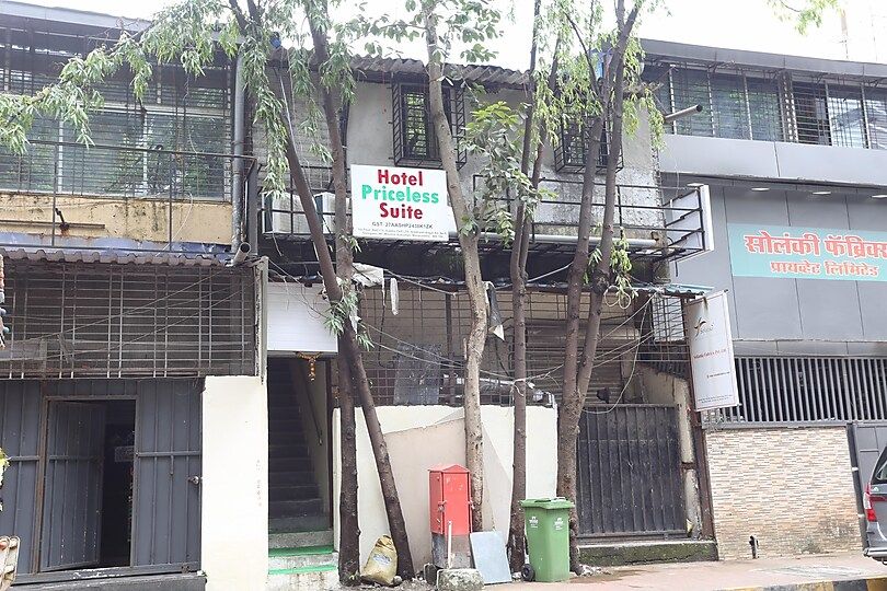 Hotel Priceless Suite - Nesco Goregaon