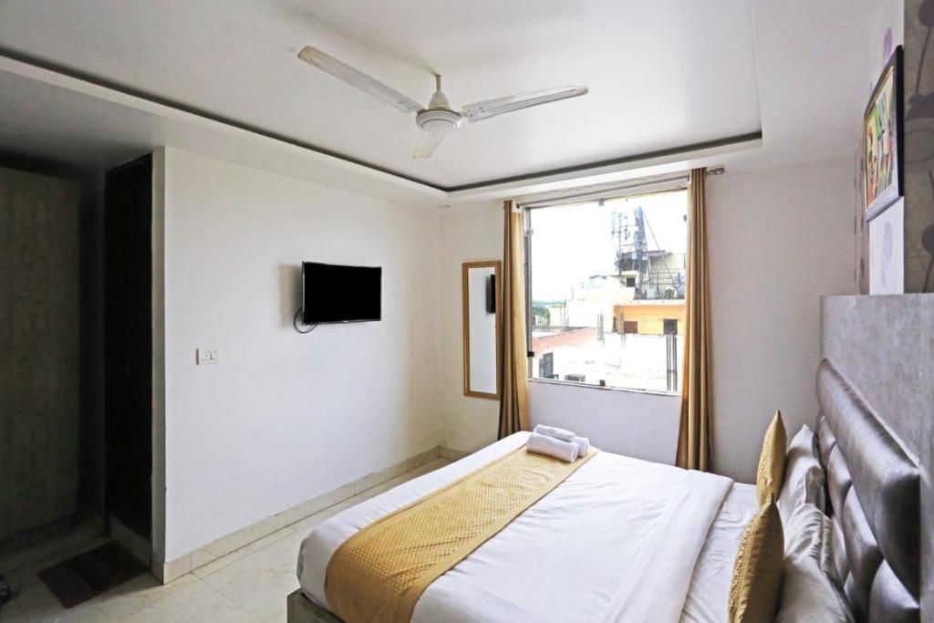 Deluxe AC Room