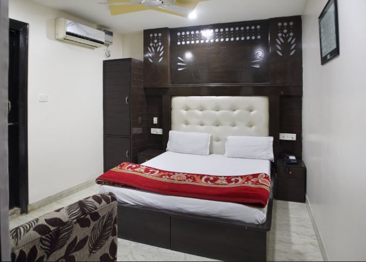 Deluxe AC Room