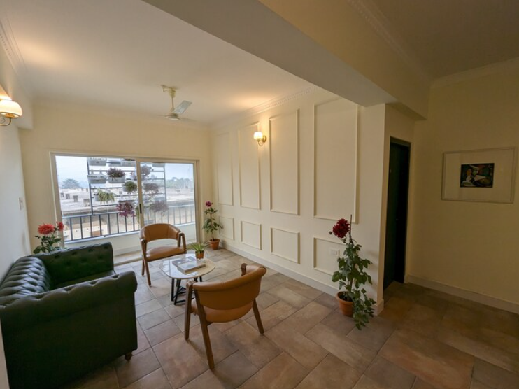 Twin Deluxe Room with balcony