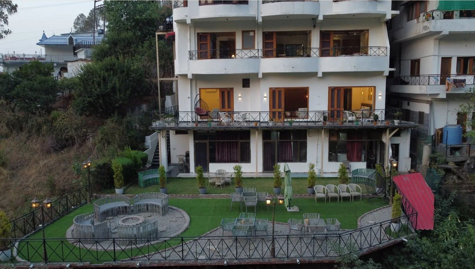 Alaya Stays 3 BHK with Garden - Dreamland Regal