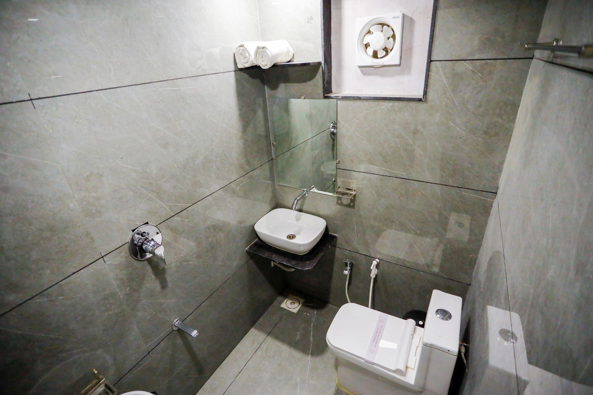 HOTEL OM Somnath 4 Bedded Standard Family Room 4