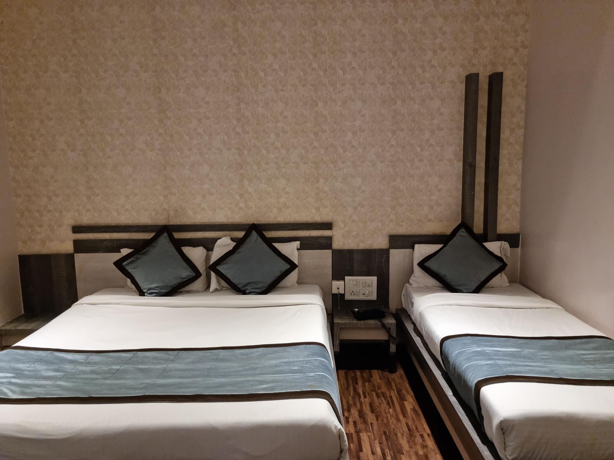 Deluxe Triple Bed AC Room