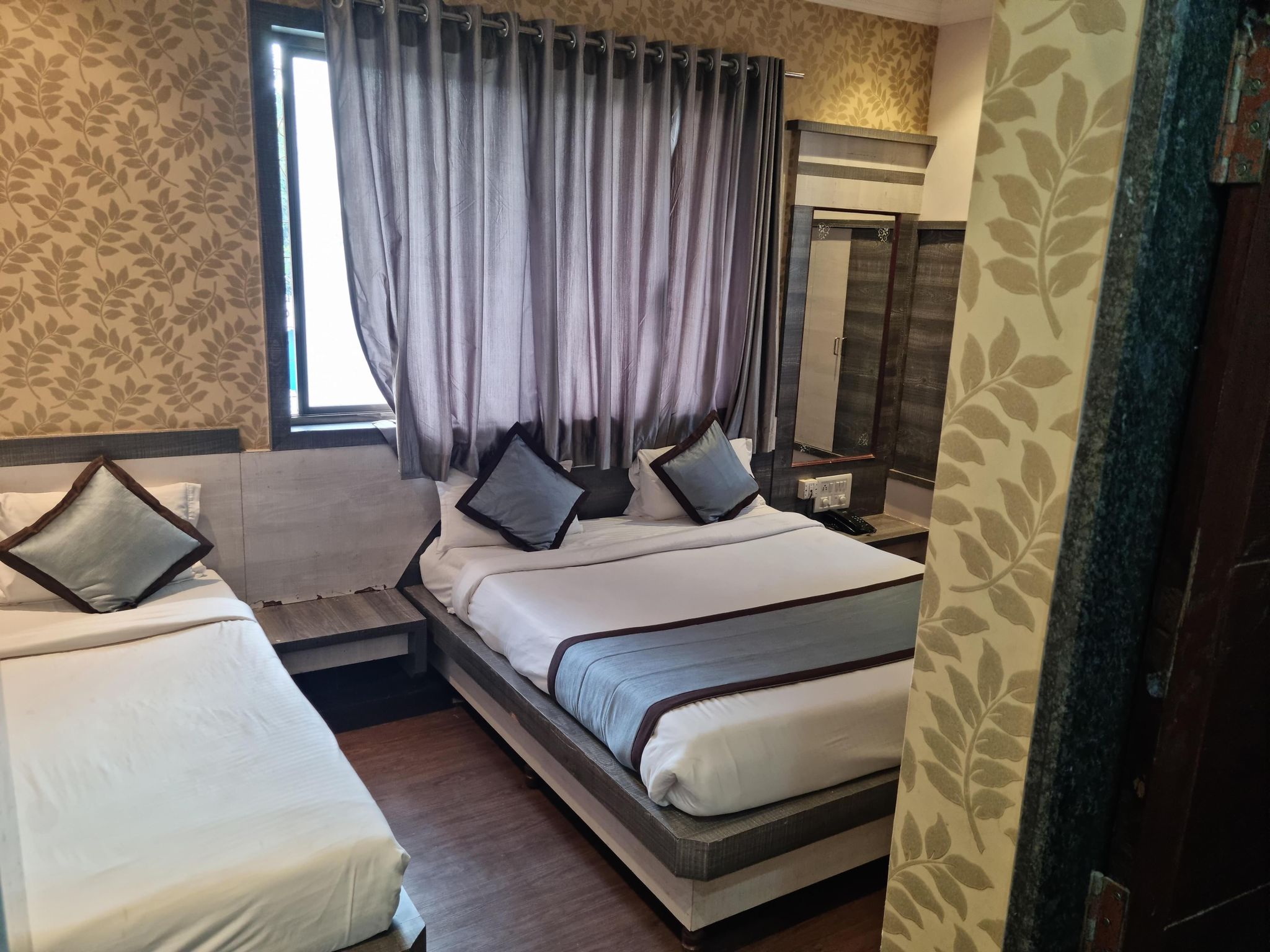 Deluxe Triple Bed AC Room