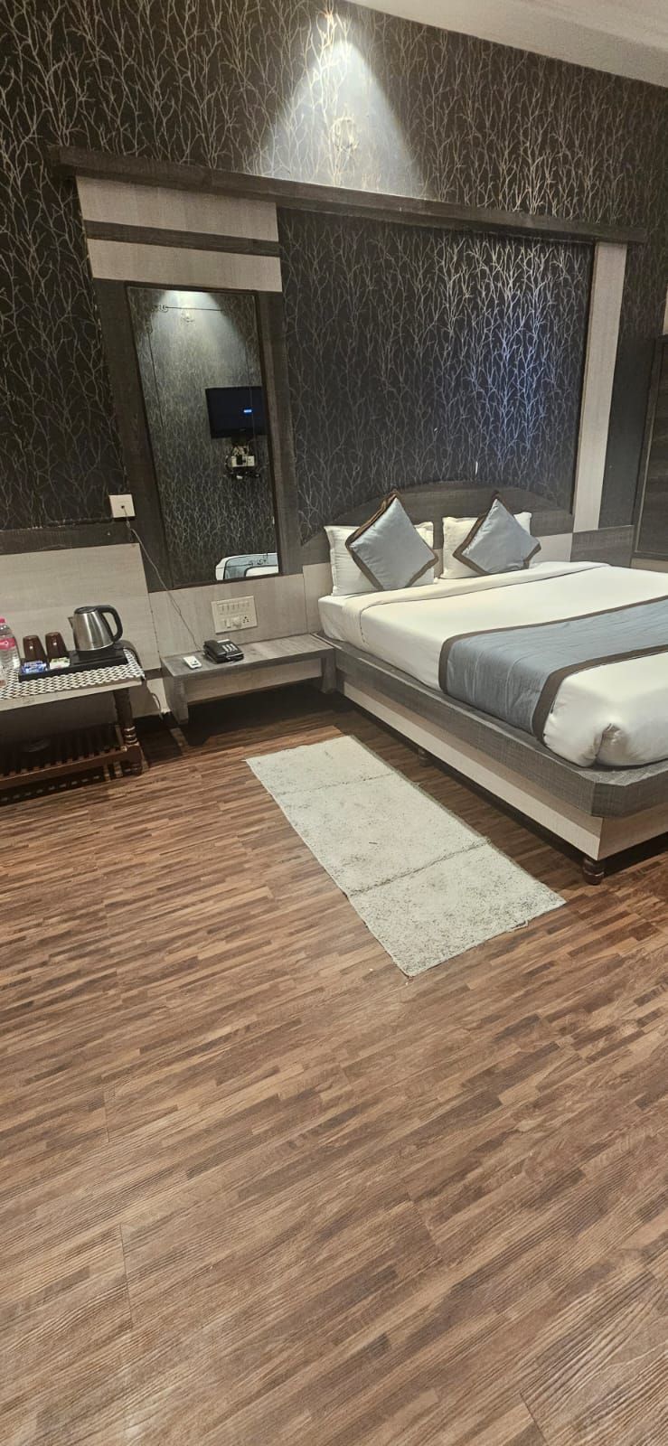Deluxe Double Bed AC Room