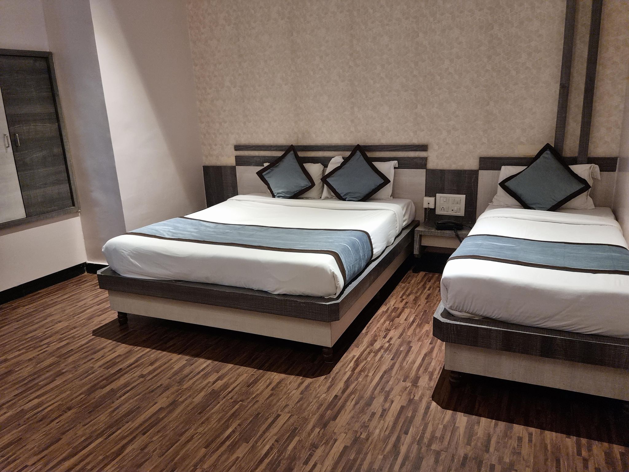 Deluxe Triple Bed AC Room